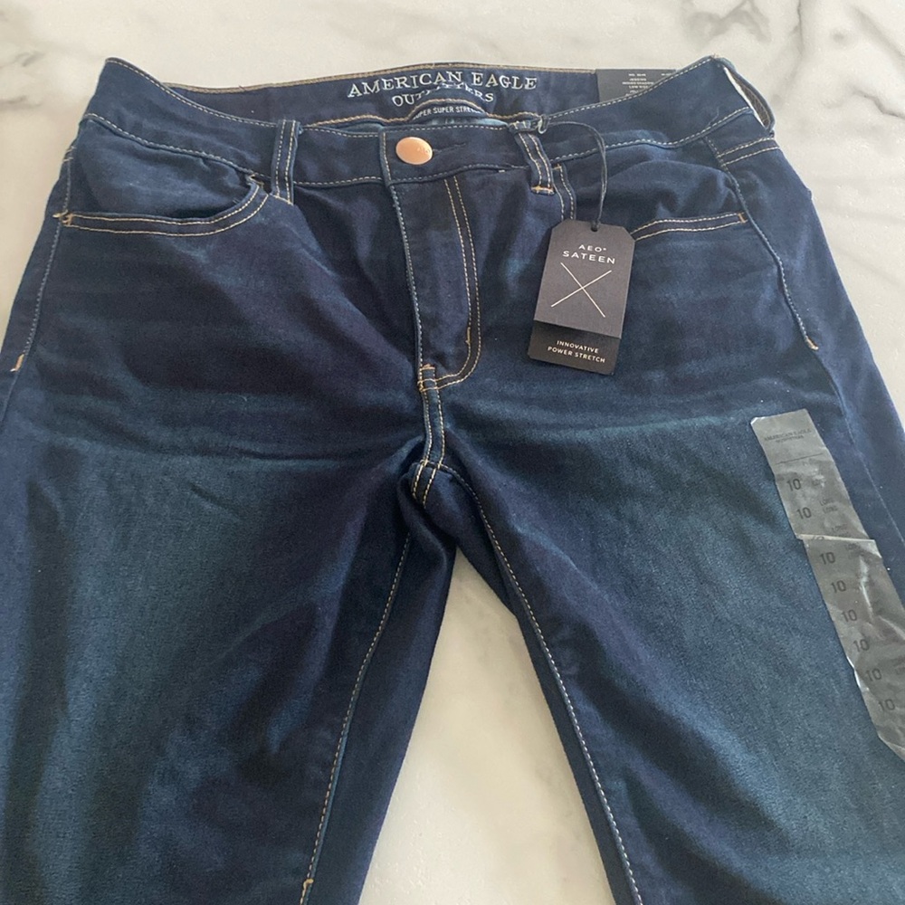 American Eagle women’s jeans size 10 dark wash